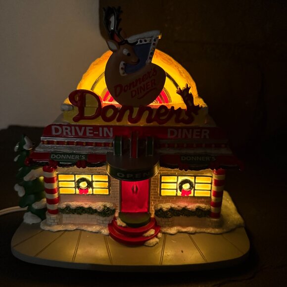 Hawthorne Village - "Donner's Diner" Piece - Picture 4 of 8